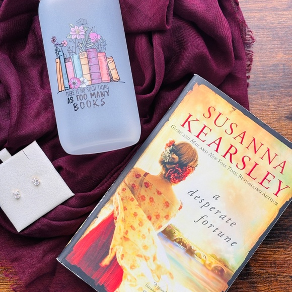 Blind Date With a Book Box 📚 - Picture 10 of 14